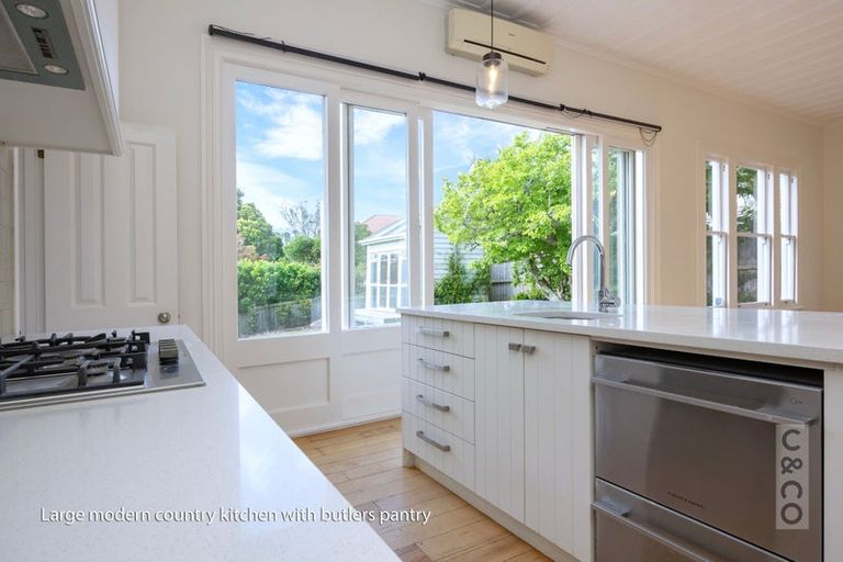 Photo of property in 28 Rata Street, Helensville, 0800