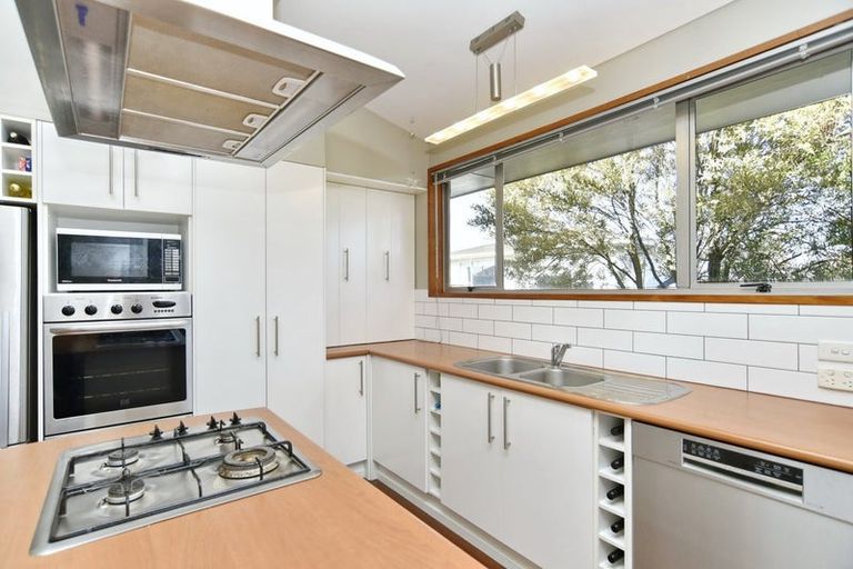 Photo of property in 28 Yellowstone Crescent, Burwood, Christchurch, 8083