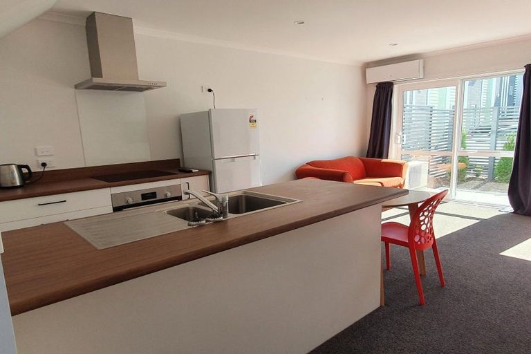 Photo of property in 9/10 Burrows Place, Frankton, Hamilton, 3204