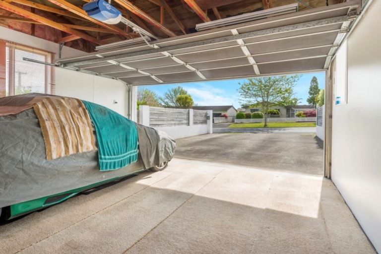 Photo of property in 4 Newcastle Road, Dinsdale, Hamilton, 3204