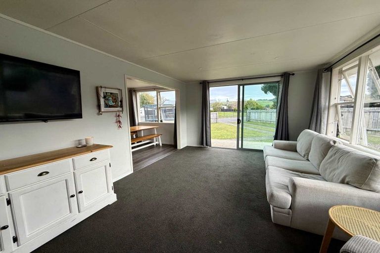 Photo of property in 4 Jade Place, Pukehangi, Rotorua, 3015