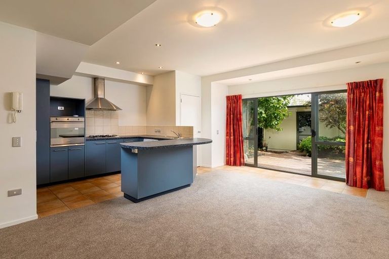 Photo of property in 76 Gunner Drive, Te Atatu Peninsula, Auckland, 0610