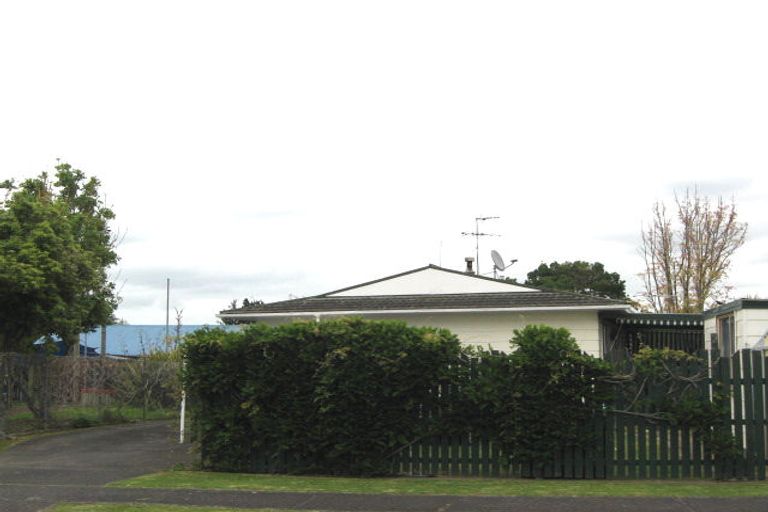 Photo of property in 2/22 Waimana Road, Conifer Grove, Takanini, 2112