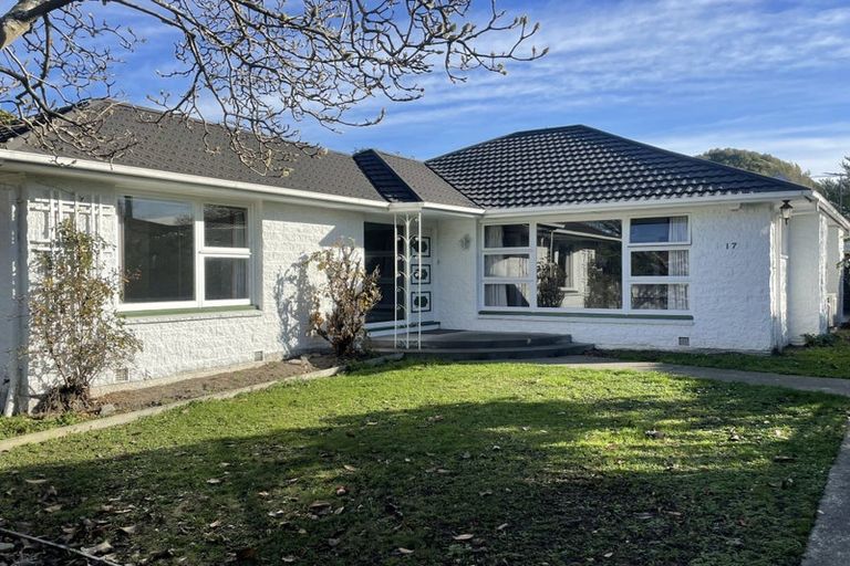 Photo of property in 17 Oakfield Street, Burnside, Christchurch, 8053