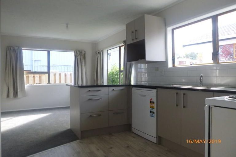 Photo of property in 2/54 Stanaway Street, Hillcrest, Auckland, 0627