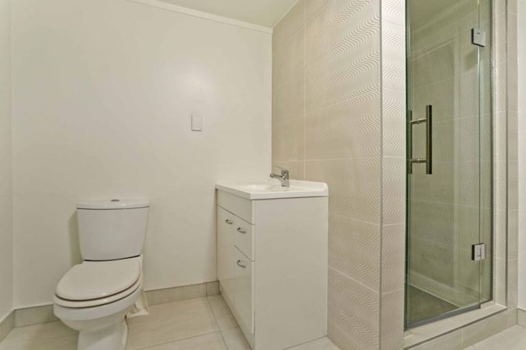 Photo of property in 1/115 Canongate Street, Birkdale, Auckland, 0626