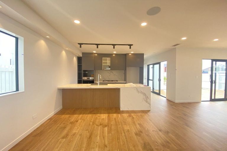 Photo of property in 1 Pukeko Road, Hobsonville, Auckland, 0616