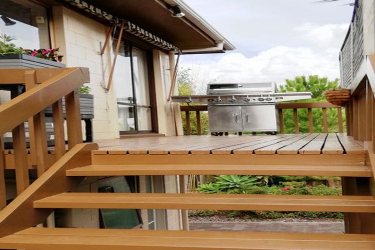 Photo of property in 2/92 Sartors Avenue, Browns Bay, Auckland, 0630