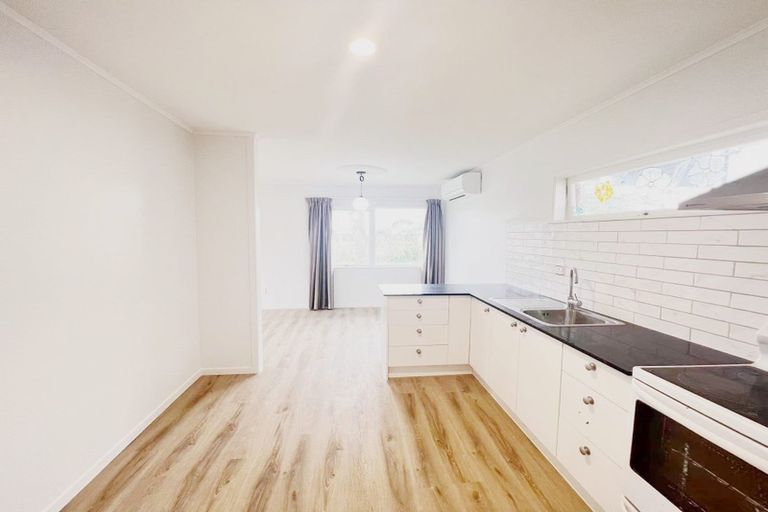 Photo of property in 82 Muir Avenue, Mangere Bridge, Auckland, 2022