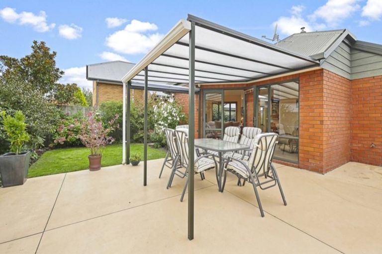 Photo of property in 113 Avonhead Road, Avonhead, Christchurch, 8042