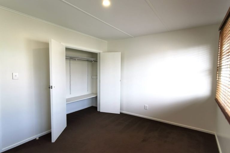 Photo of property in 31 Beaubank Road, Kelston, Auckland, 0602