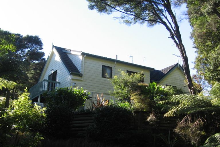 Photo of property in 240 Konini Road, Titirangi, Auckland, 0604