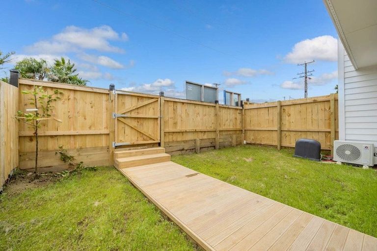 Photo of property in 49a Golf Road, New Lynn, Auckland, 0600