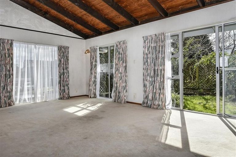 Photo of property in 1/23 Craigbank Avenue, New Lynn, Auckland, 0600