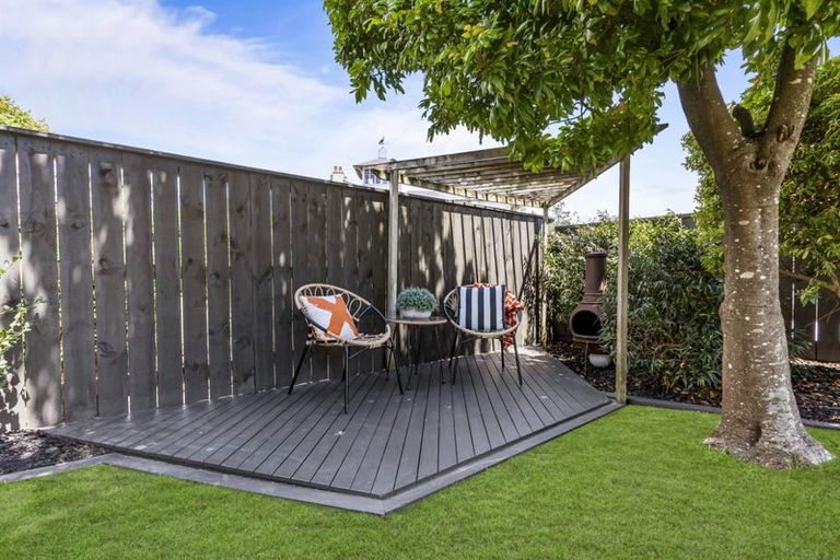 Photo of property in 98 Bleakhouse Road, Howick, Auckland, 2014