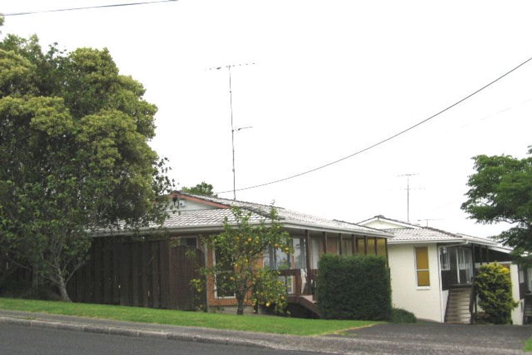 Photo of property in 2/63 Ocean View Road, Hillcrest, Auckland, 0627
