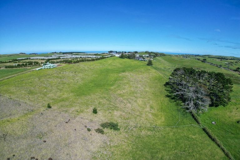 Photo of property in 42 Redhill Cemetery Road, Te Kopuru, 0371