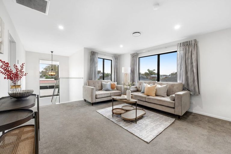 Photo of property in 74a Walworth Avenue, Pakuranga Heights, Auckland, 2010