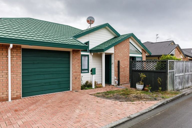 Photo of property in Miramar Villas, 6u7 Brussels Street, Miramar, Wellington, 6022