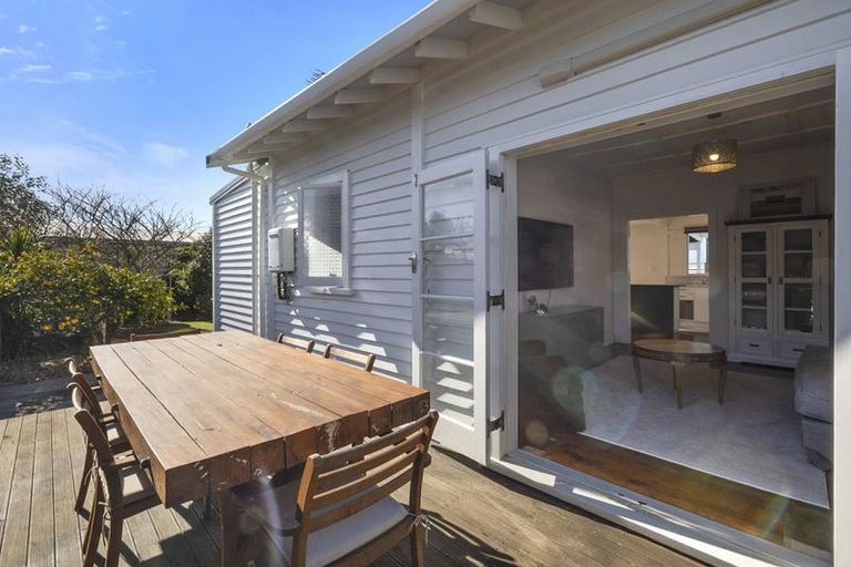 Photo of property in 15b Atiawa Street, Glen Avon, New Plymouth, 4312