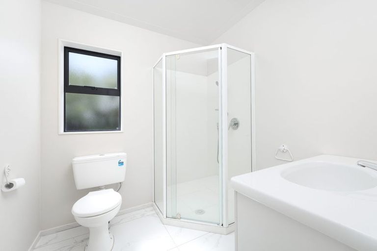 Photo of property in 16 Pyramid Place, Glen Eden, Auckland, 0602