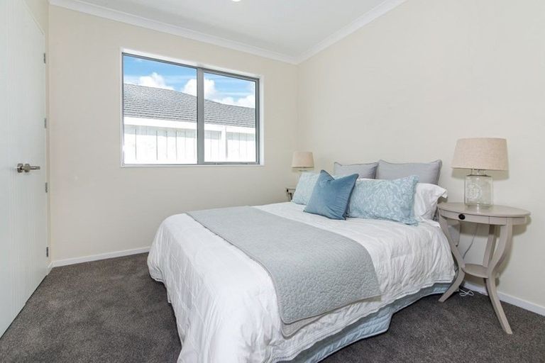 Photo of property in 1 Fred White Drive, Kumeu, 0810