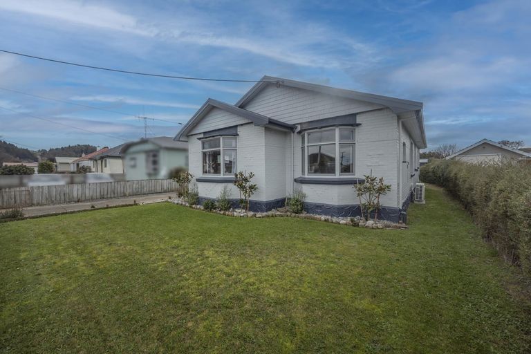 Photo of property in 16 Teviot Street, Oamaru North, Oamaru, 9400