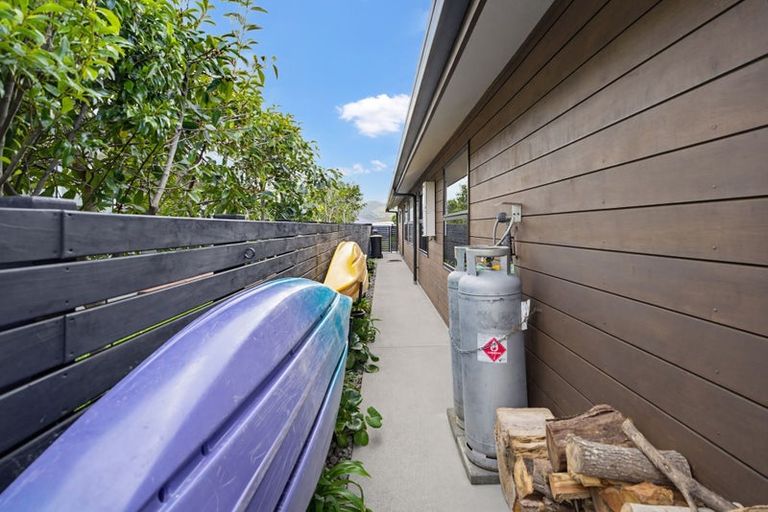Photo of property in 10 Topping Place, Whitianga, 3510