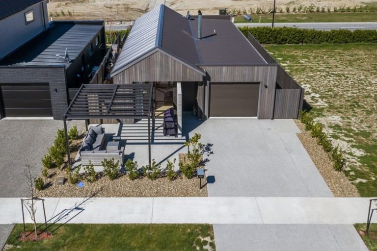 Photo of property in 40 Glen Dene Crescent, Wanaka, 9305