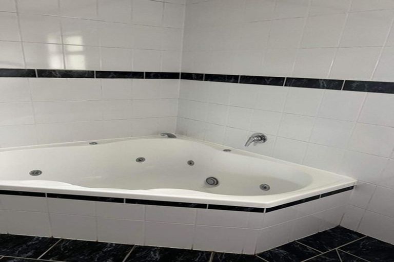 Photo of property in 5a Robertson Road, Favona, Auckland, 2024