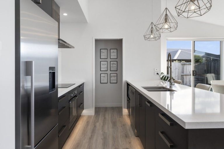 Photo of property in 12 Kahuparere Crescent, Pyes Pa, Tauranga, 3112