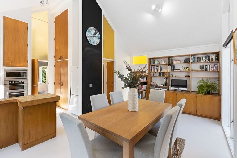 Photo of property in 17 Lydia Avenue, Northcote, Auckland, 0627