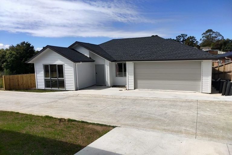 Photo of property in 4 Han Court, Glen Eden, Auckland, 0602