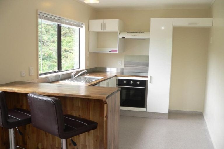 Photo of property in 58 Collins Avenue, Tawa, Wellington, 5028