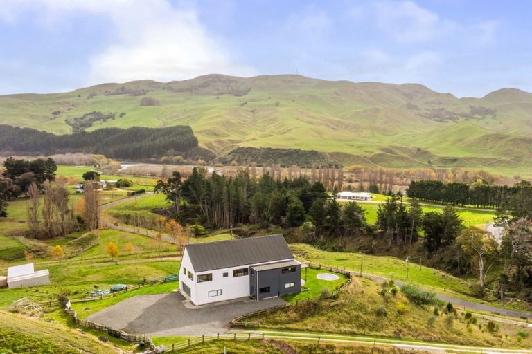 Photo of property in 21 Rochfort Road, Kahuranaki, Havelock North, 4295