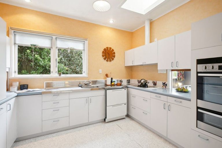 Photo of property in 1a Trelissick Crescent, Ngaio, Wellington, 6035