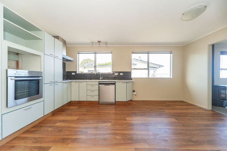 Photo of property in 46 Cypress Drive, Maungaraki, Lower Hutt, 5010