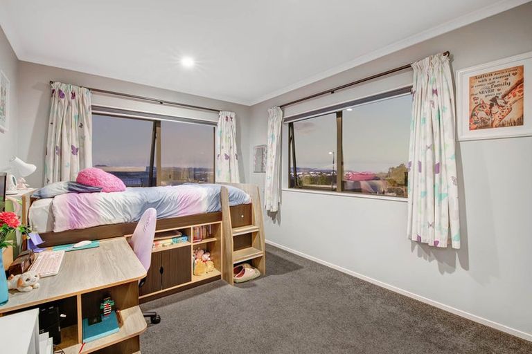 Photo of property in 14 Kingfisher Road, Silverdale, 0932