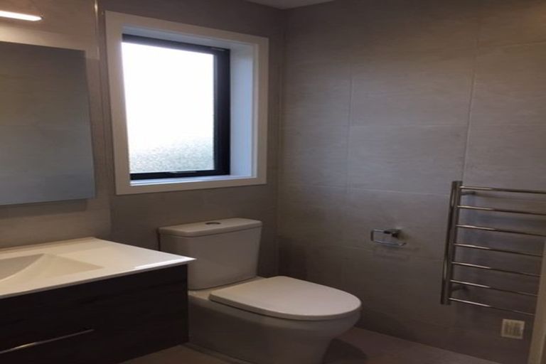 Photo of property in 5a Breakwater Way, Whitby, Porirua, 5024