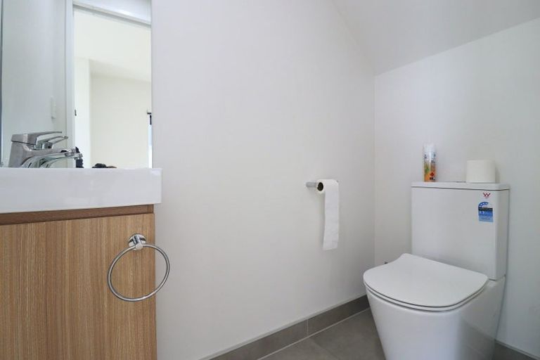 Photo of property in 13b Crestview Rise, Papakura, 2110