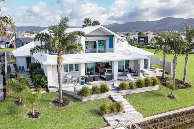 Photo of property in 30 Arawa Lane, Whitianga, 3510
