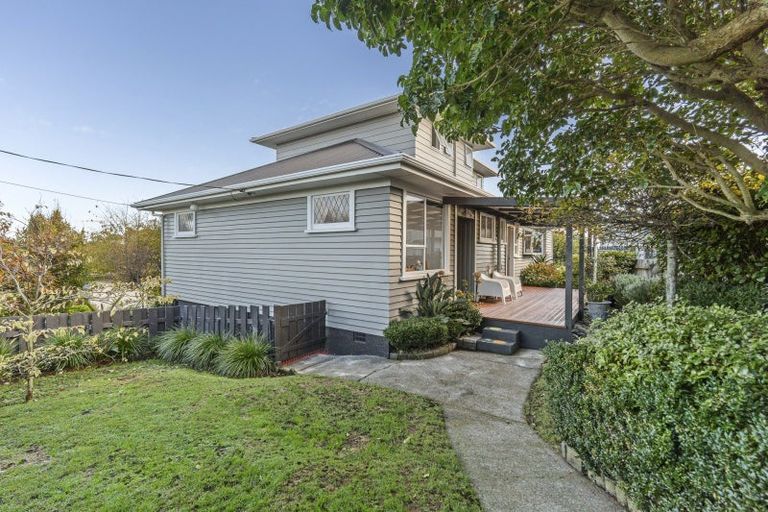 Photo of property in 49 Queens Road, Glen Avon, New Plymouth, 4312