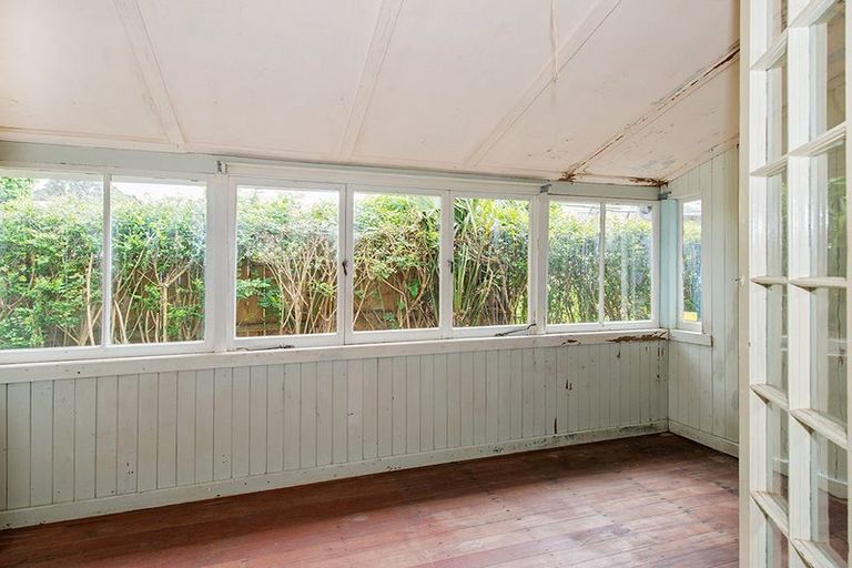 Photo of property in 24 Hinemoa Street, Birkenhead, Auckland, 0626