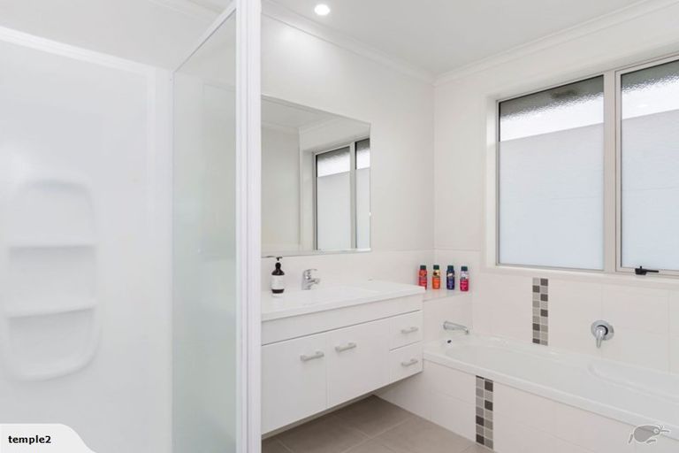 Photo of property in 12 Evelyn Place, Papamoa Beach, Papamoa, 3118