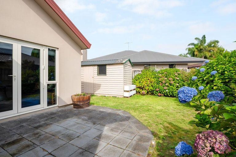 Photo of property in 76 Saint James Drive, Huntington, Hamilton, 3210