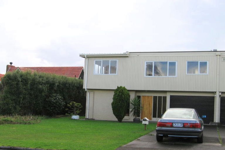 Photo of property in 16b Lynton Road, Bucklands Beach, Auckland, 2012