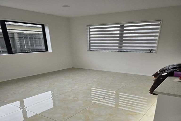 Photo of property in 28b Tiraumea Drive, Pakuranga, Auckland, 2010