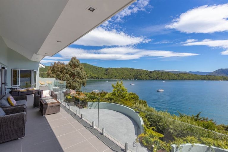 Photo of property in 2 Marina View, Waikawa, Picton, 7281