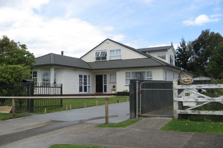 Photo of property in 19 Mcintyre Road, Mangere Bridge, Auckland, 2022