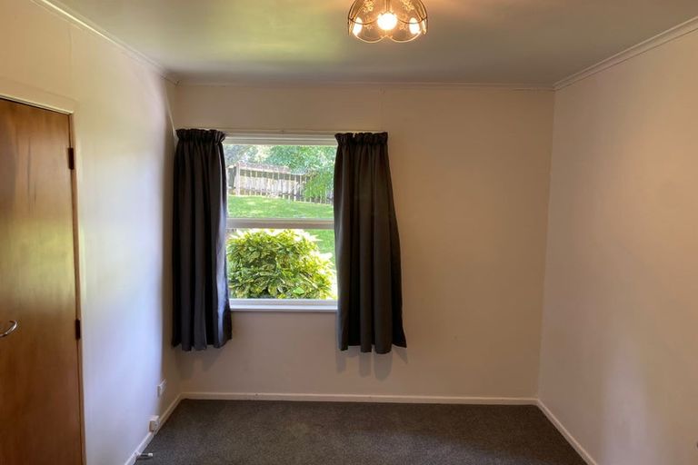 Photo of property in 23 Ellice Road, Totara Vale, Auckland, 0629